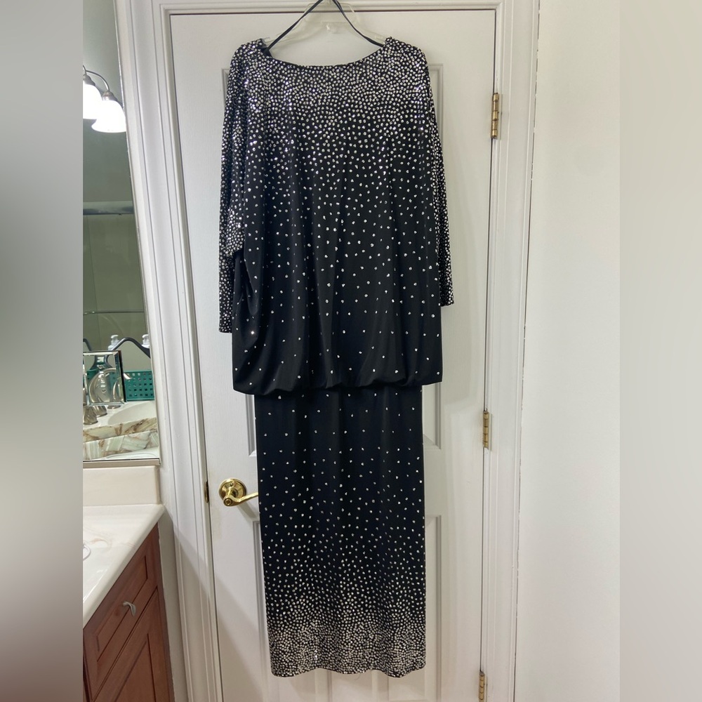 Elegant Black Women's Formal Gown